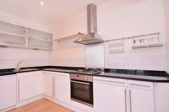 2 Bedroom Flat To Rent In Great Sutton Street, Clerkenwell, EC1V
