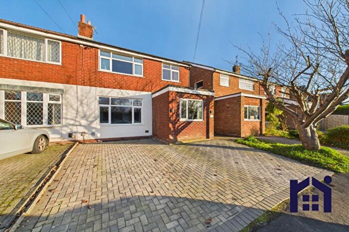 3 Bedroom Semi-Detached House For Sale In Western Drive, Leyland, PR25