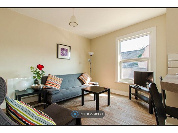 1 Bedroom Flat To Rent In Upper Stone Street, Maidstone, ME15