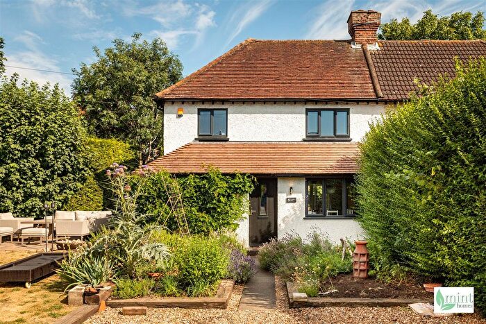 3 Bedroom Property For Sale In St. Georges Road, Addlestone, KT15