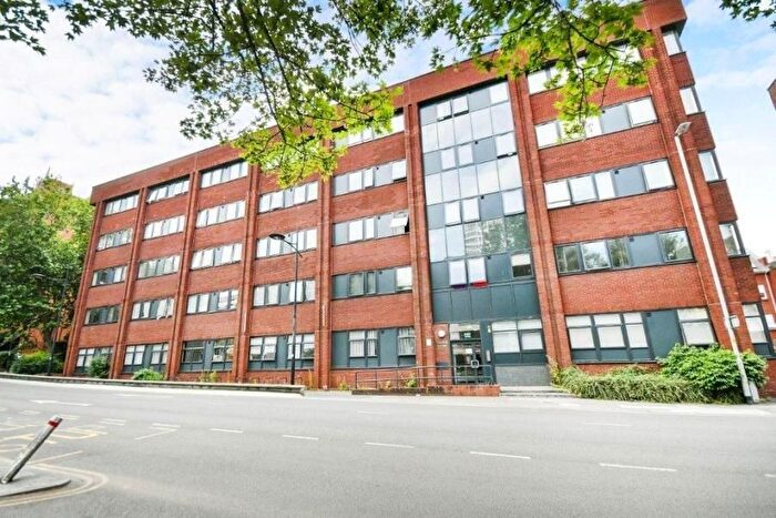 2 Bedroom Flat To Rent In Electra House, Swindon, SN1