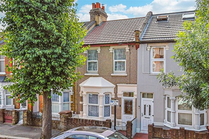 3 Bedroom Terraced House For Sale In Skeltons Lane, Leyton, E10