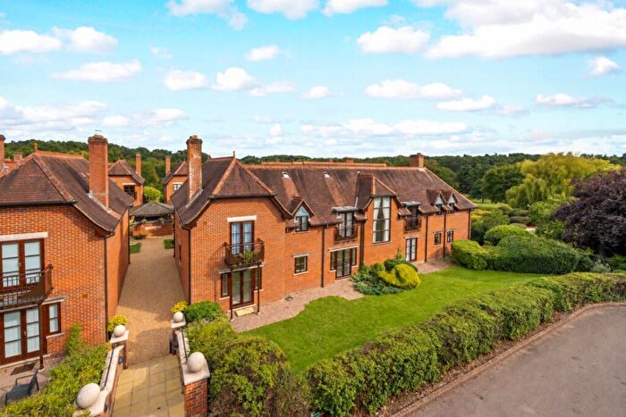 3 Bedroom Apartment To Rent In Enton Lane Godalming, GU8