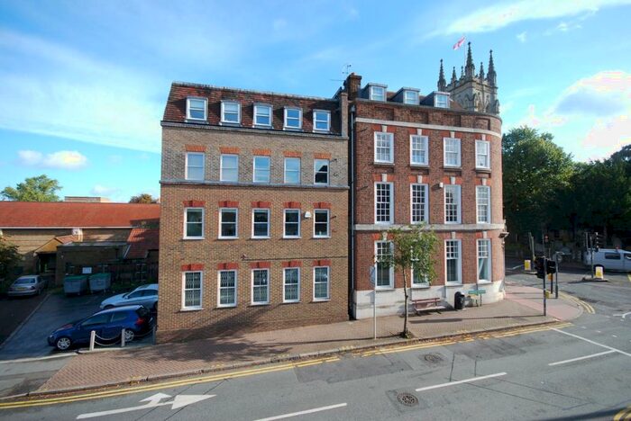 2 Bedroom Apartment To Rent In High Street, Beckenham, BR3