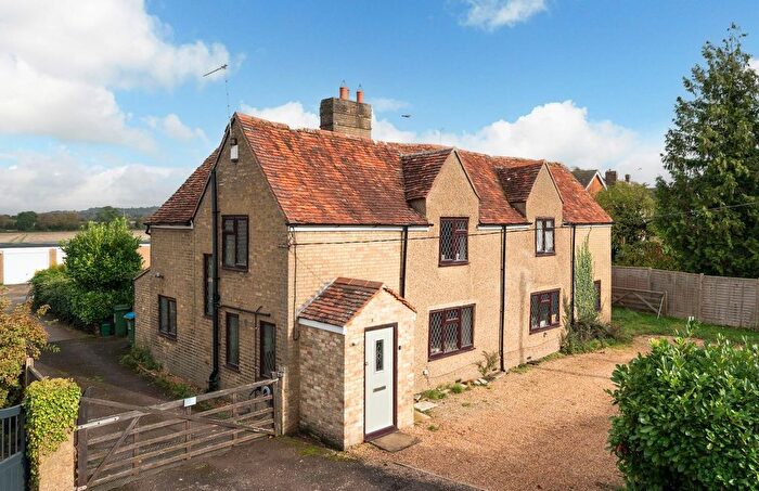 4 Bedroom Detached House For Sale In Leighton Road, Northall, LU6