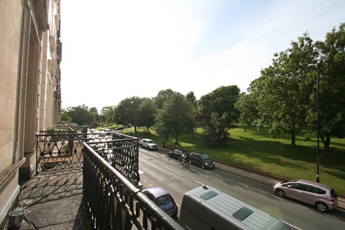 2 Bedroom Flat To Rent In Gloucester Row - Clifton Village, BS8