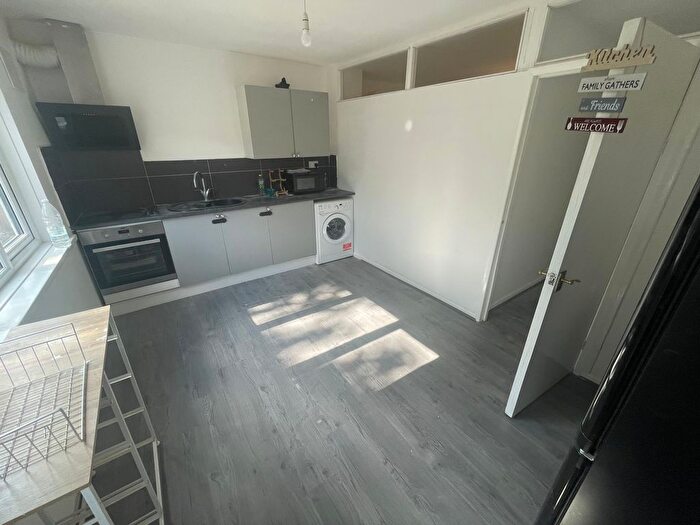 2 Bedroom Flat To Rent In Mansfield Road, Ilford, IG1