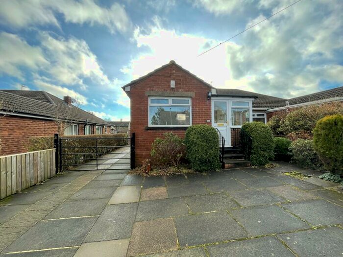 3 Bedroom House To Rent In Lyndale Road, Bingley, West Yorkshire, Uk, BD16