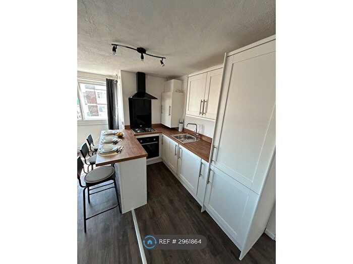3 Bedroom Flat To Rent In Sherwood House, Harlow, CM18