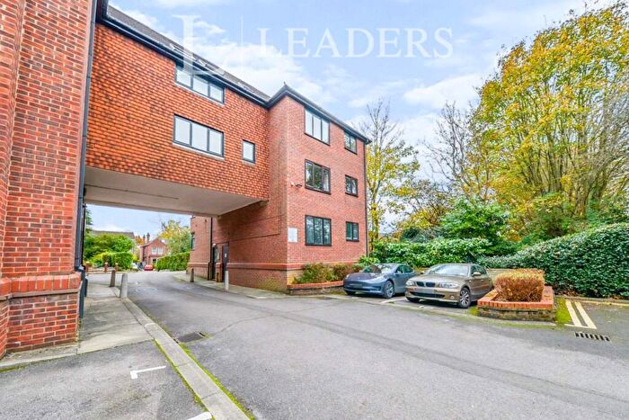 1 Bedroom Flat To Rent In Ramsey Lodge Court, Hillside Road, St. Albans, AL1