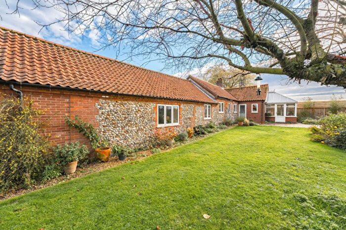 3 Bedroom Barn Conversion For Sale In The Street, Mileham, PE32