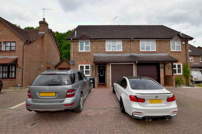 3 Bedroom Semi-Detached House To Rent In Gorse Drive, RH6