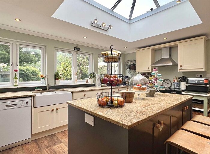 4 Bedroom Detached House For Sale In London Road, Black Notley, Braintree, CM77