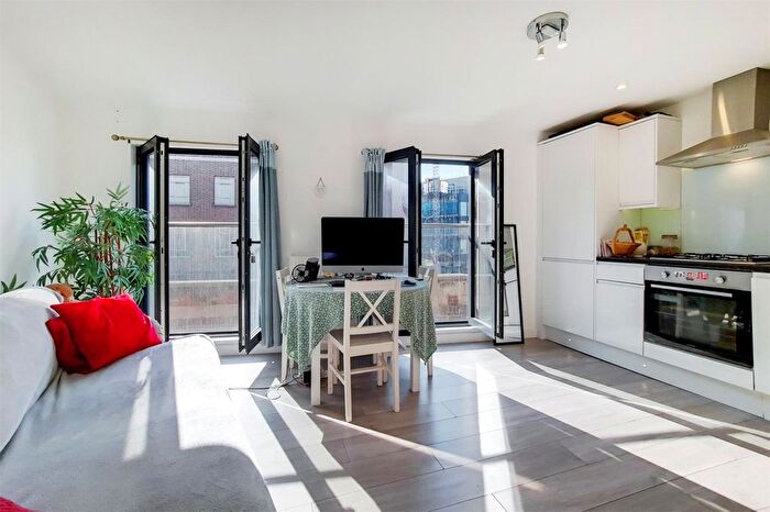 1 Bedroom Flat To Rent In Clarence Street, Kingston Upon Thames, KT1