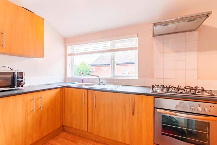 4 Bedroom Flat To Rent In Trent Boulevard, NG2
