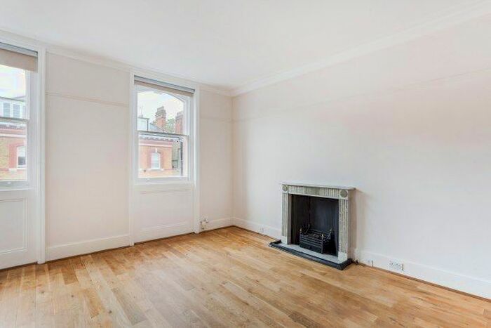 2 Bedroom Flat To Rent In Roland Gardens, London, SW7