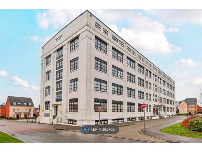2 Bedroom Flat To Rent In Fullbrook Drive, Basingstoke, RG21