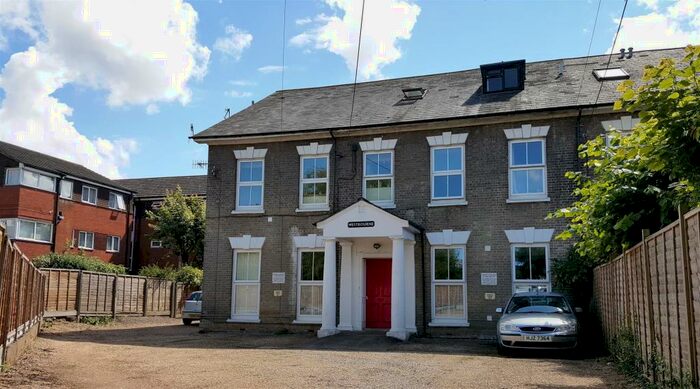 1 Bedroom Flat To Rent In Flat Westbourne House, Charnwood Road, SP2