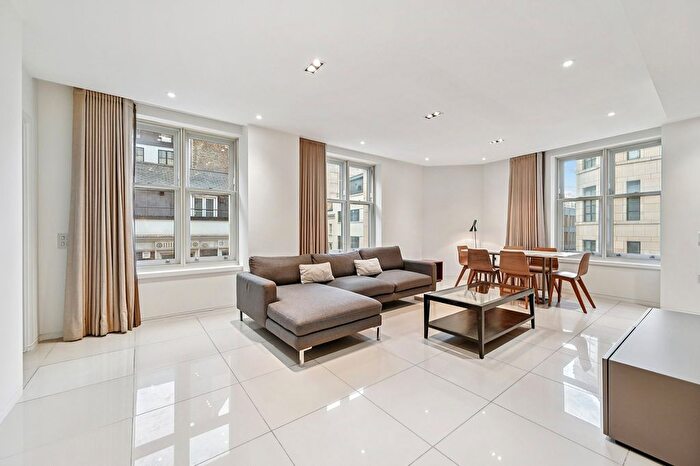 3 Bedroom Flat To Rent In Sherwood Street, Soho, W1F
