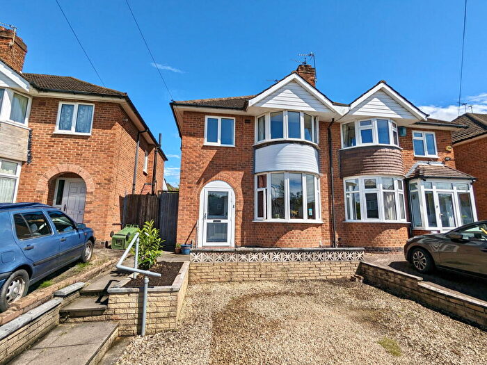 3 Bedroom Semi-Detached House For Sale In Dunard Road, Shirley, B90