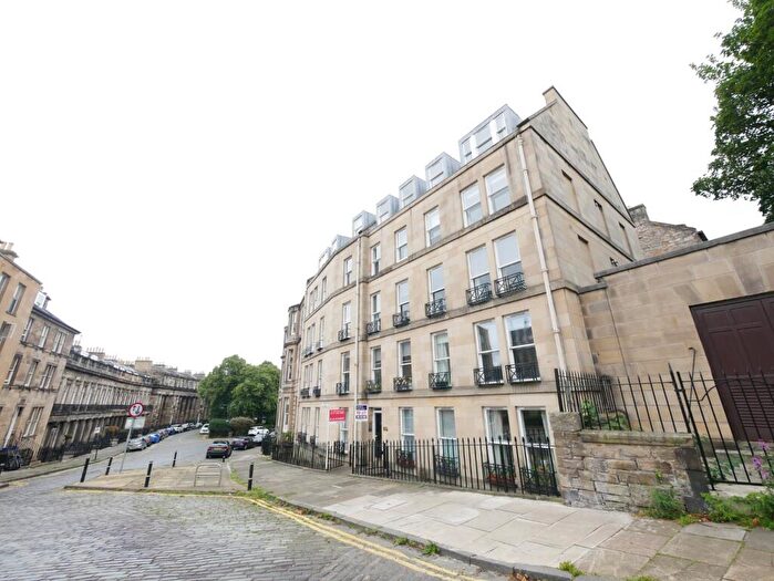 3 Bedroom Flat To Rent In St Bernards Crescent, Stockbridge, Edinburgh, EH4