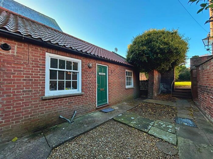 2 Bedroom Semi-Detached Bungalow To Rent In Upgate, Louth, LN11