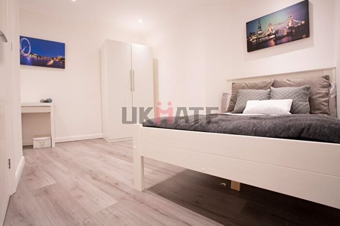 2 Bedroom Flat To Rent In Newington Butts, London, SE11