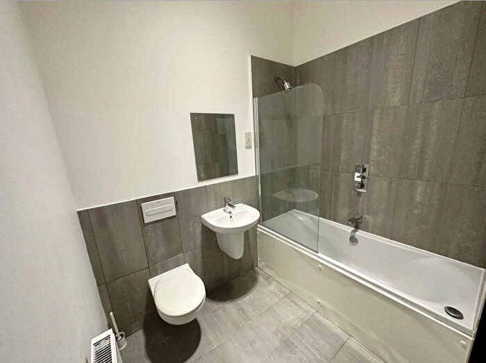2 Bedroom Flat To Rent In Longbridge Road, Dagenham, RM8