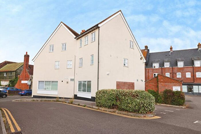 2 Bedroom Flat For Sale In Stonehenge Walk, Amesbury, Salisbury, SP4