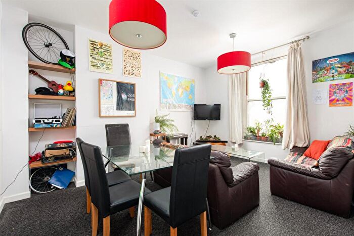 4 Bedroom Apartment To Rent In Kings Parade Avenue, Bristol, BS8