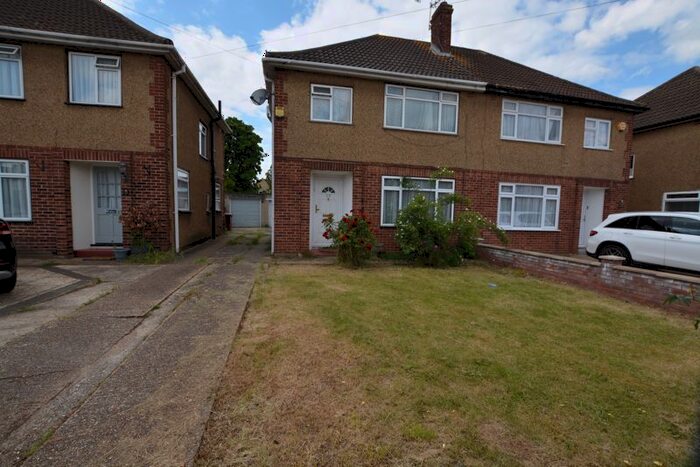 3 Bedroom Semi-Detached House To Rent In Hillary Road, Langley, Slough, SL3