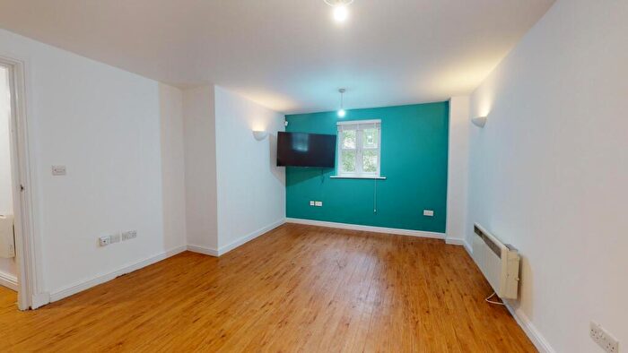 2 Bedroom House To Rent In The Grange, Leeds, LS6
