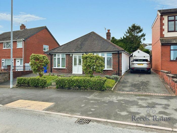 4 Bedroom Bungalow For Sale In New Inn Lane, Stoke-on-Trent, Staffordshire, ST4