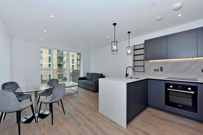 2 Bedroom Flat To Rent In Darjeeling House, Memorial Avenue, Slough, SL1