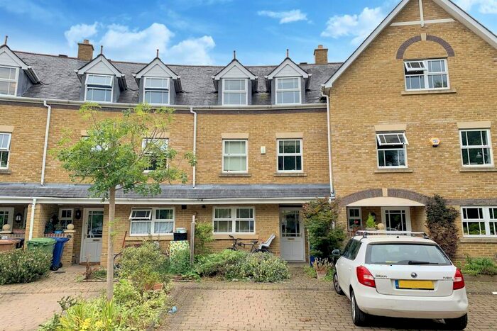 4 Bedroom Terraced House To Rent In Burgess Mead, Oxford, OX2
