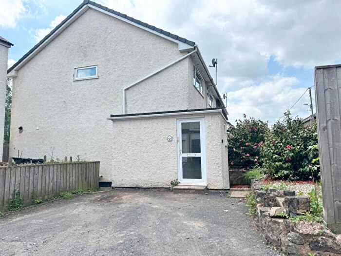 2 Bedroom House For Sale In Chapel Street, Tiverton, EX16