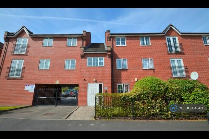 2 Bedroom Flat To Rent In Rawsthorne Avenue, Manchester, M18