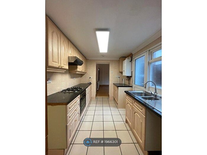 3 Bedroom Terraced House To Rent In Tennyson Road, Gillingham, ME7