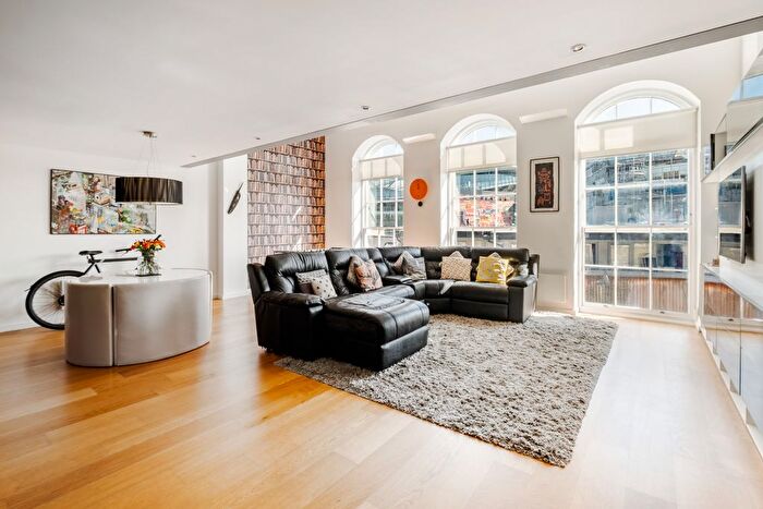 2 Bedroom Detached House For Sale In Hornsey Road, London, N7