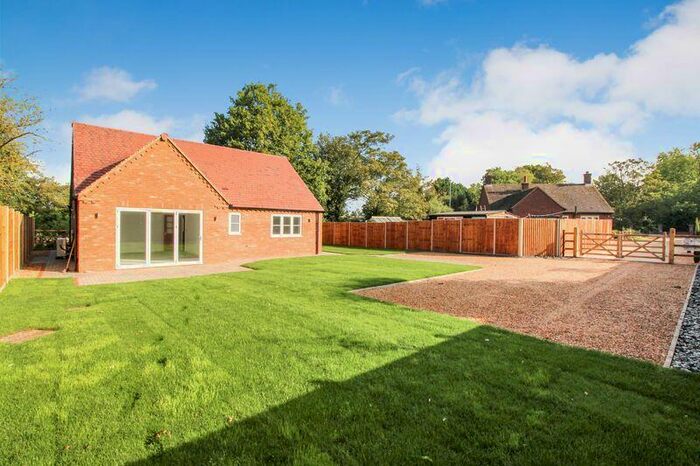 2 Bedroom Detached Bungalow For Sale In Willington Road, Cople, MK44
