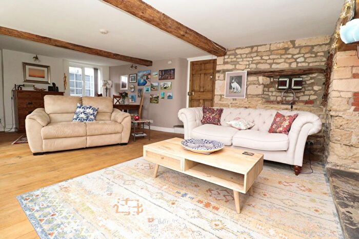 2 Bedroom Cottage For Sale In High Street, Leadenham, Lincoln, LN5