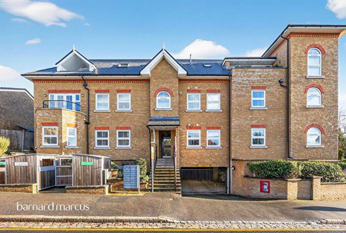 2 Bedroom Flat For Sale In Campden Road, South Croydon, CR2