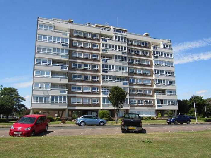 2 Bedroom Flat To Rent In The Esplanade, Frinton-On-Sea, CO13