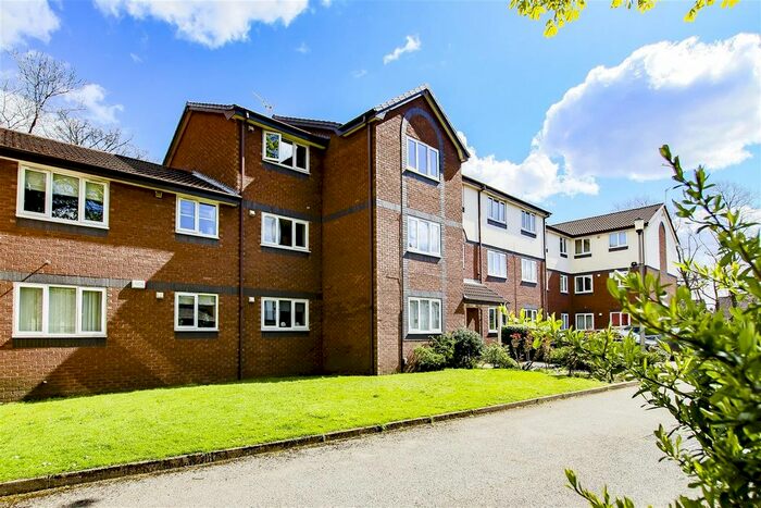 2 Bedroom Flat To Rent In The Hollies, Eccles Old Road, Salford, M6
