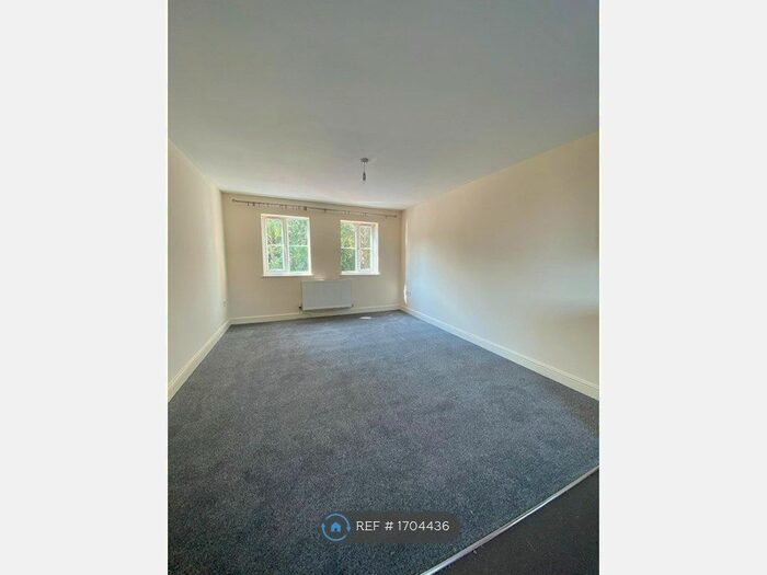 2 Bedroom Flat To Rent In Irwell Lane, Runcorn, WA7