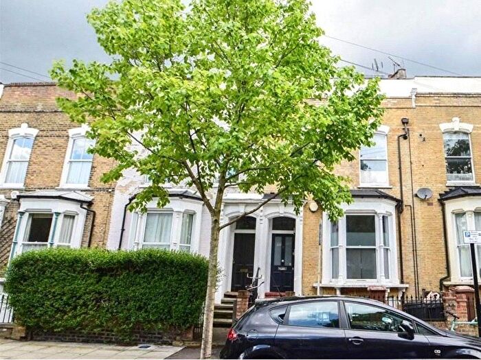 1 Bedroom Flat To Rent In Narford Road, London, E5