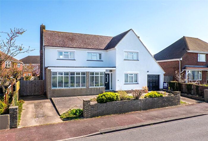 4 Bedroom Detached House For Sale In Kingsway, Darland, Kent, ME5