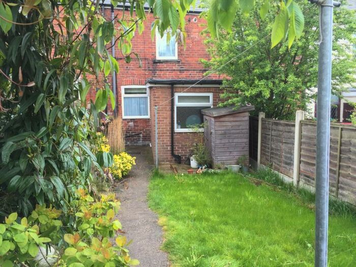 3 Bedroom House To Rent In Back Poplar Terrace, Royston, S71
