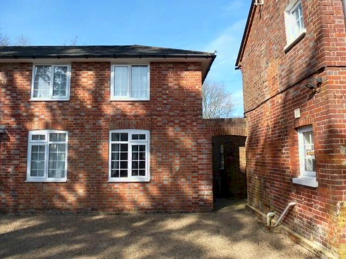 1 Bedroom Flat To Rent In Lower Green Road, Pembury, Tunbridge Wells, TN2