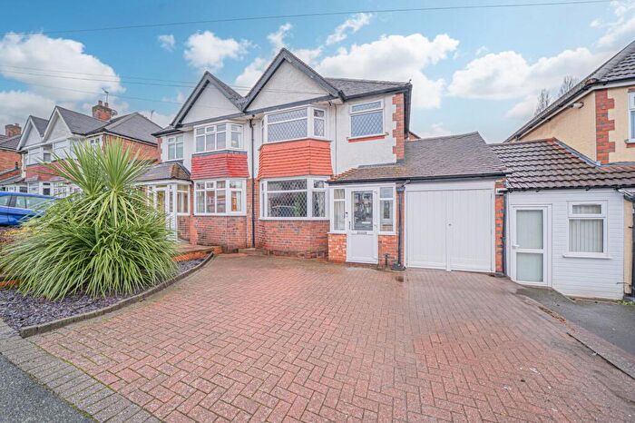 3 Bedroom Semi-Detached House For Sale In Dene Court Road, Solihull, B92